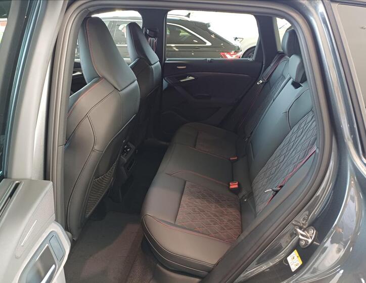 Audi Q6 10