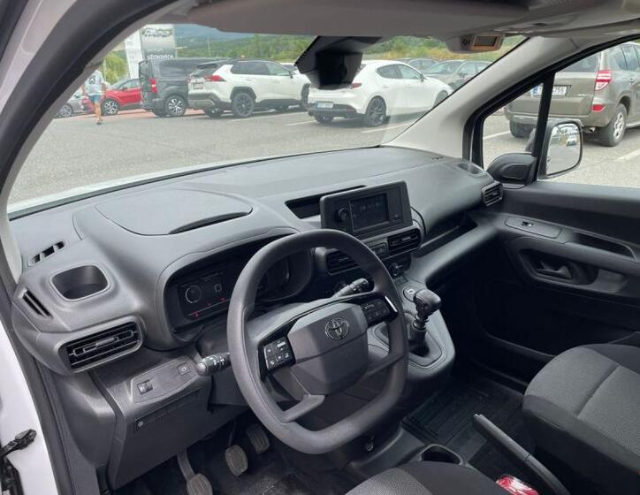 Toyota ProAce City 11