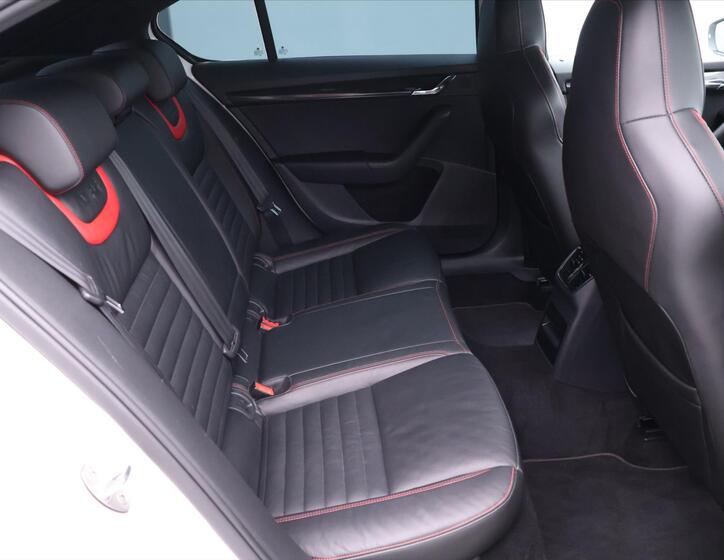 Škoda Octavia 15