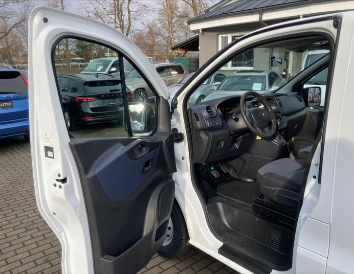 Opel Vivaro 10