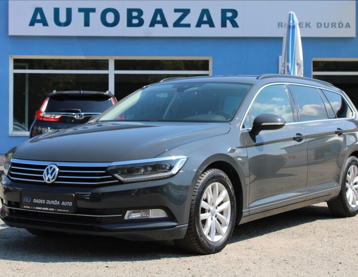 Volkswagen Passat 1
