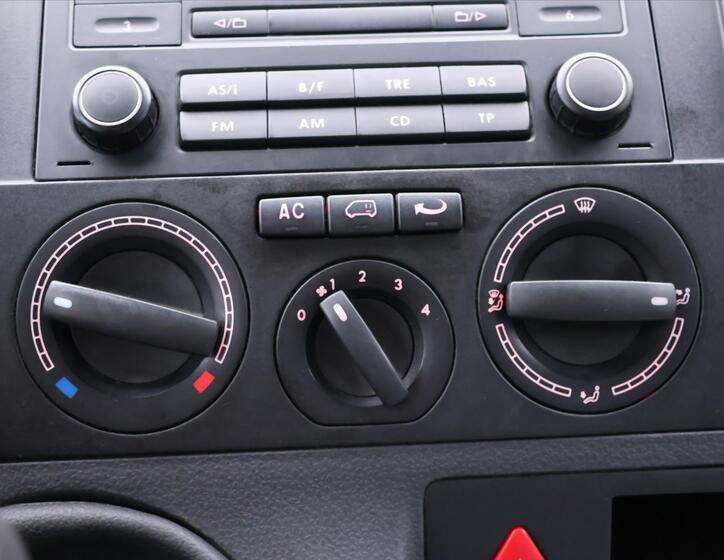 Volkswagen Caravelle 18