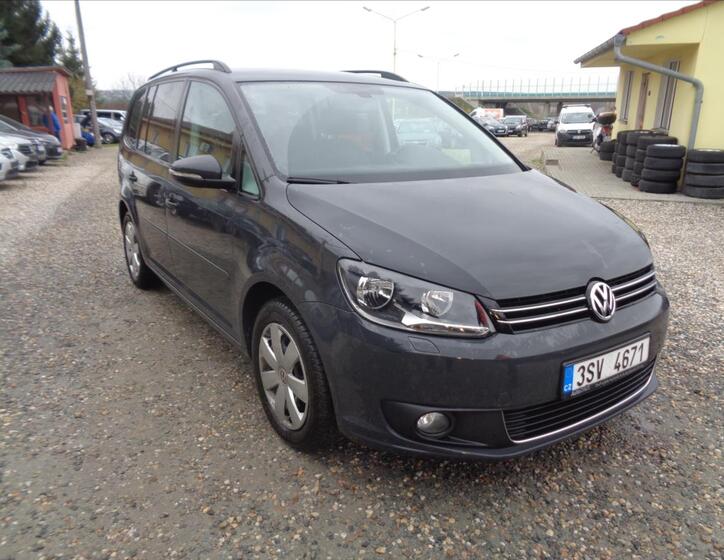 Volkswagen Touran 1