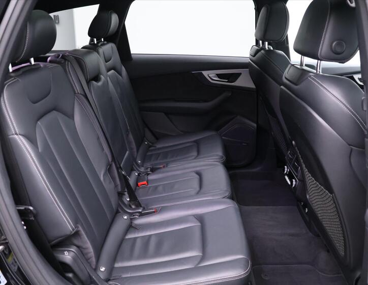 Audi Q7 14