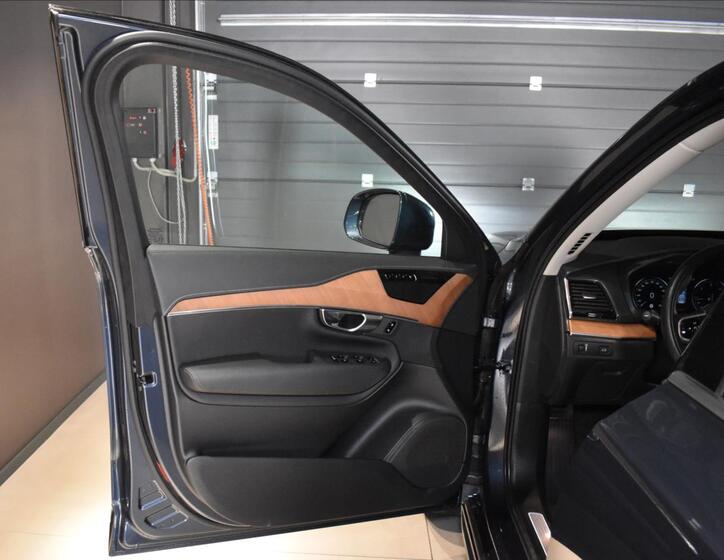 Volvo XC90 17