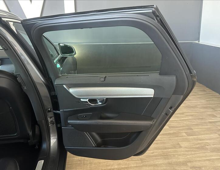 Volvo V90 20
