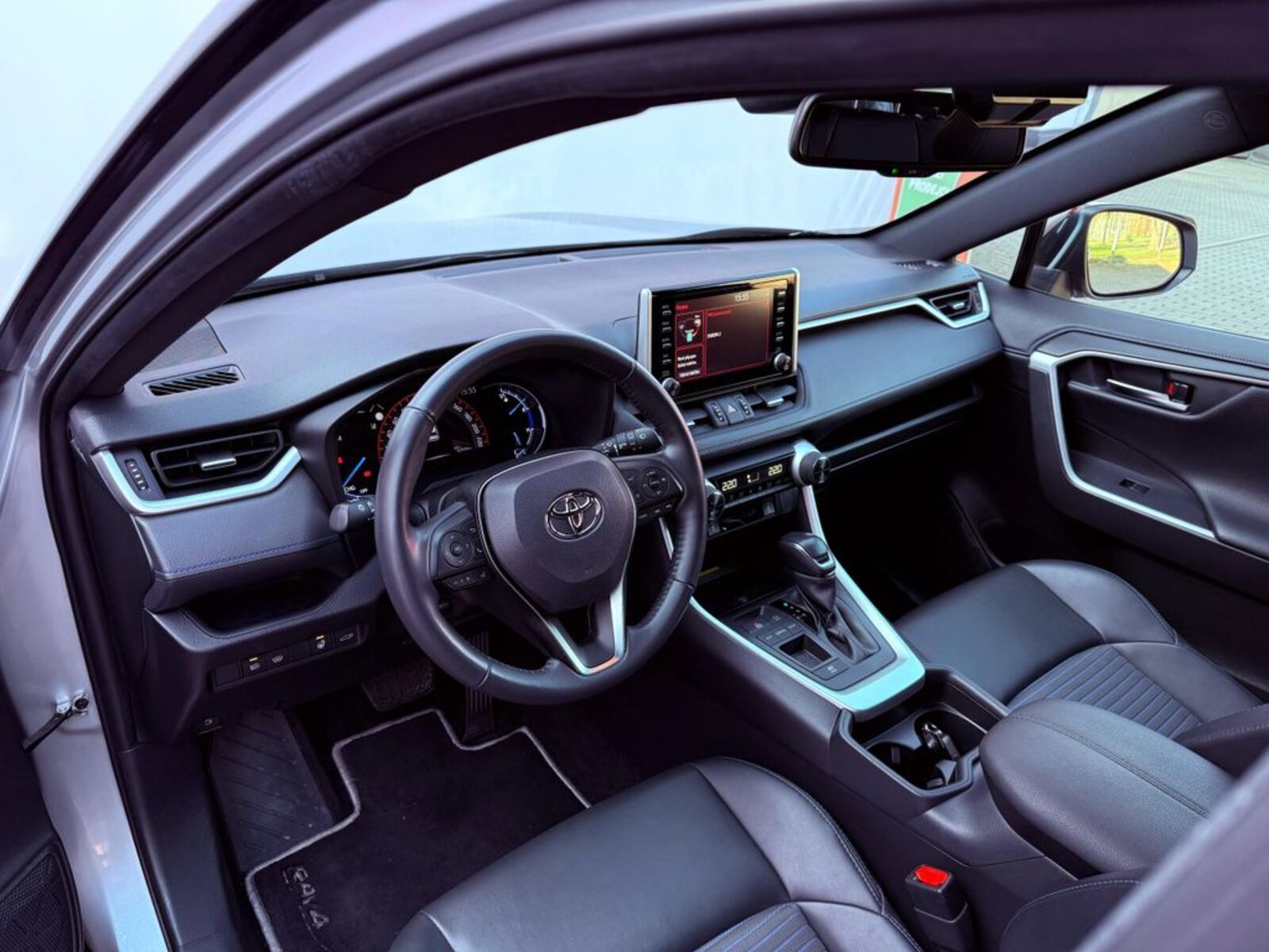 Toyota RAV4 16