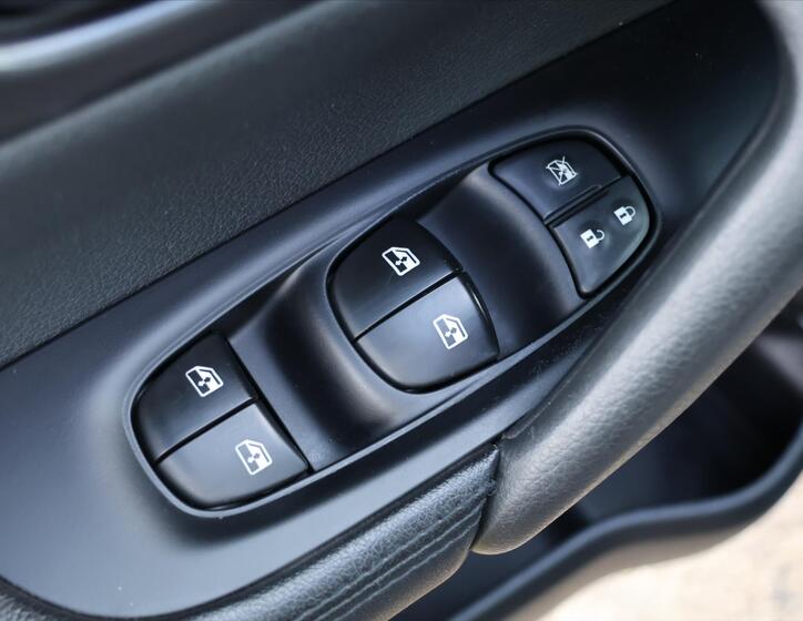 Nissan Qashqai 15