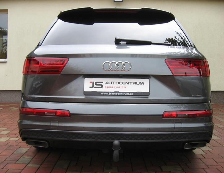Audi Q7 9