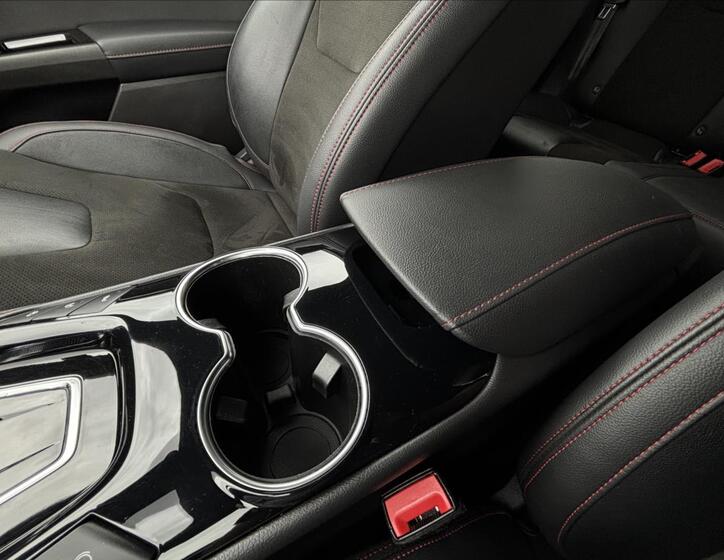 Ford Mondeo 38