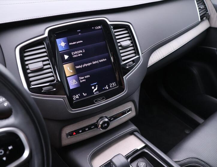 Volvo XC90 25
