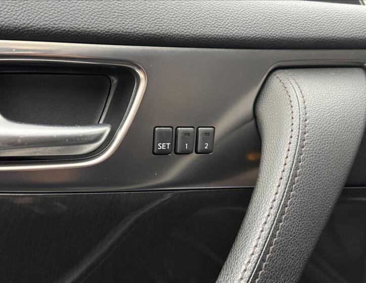 Infiniti FX30 33