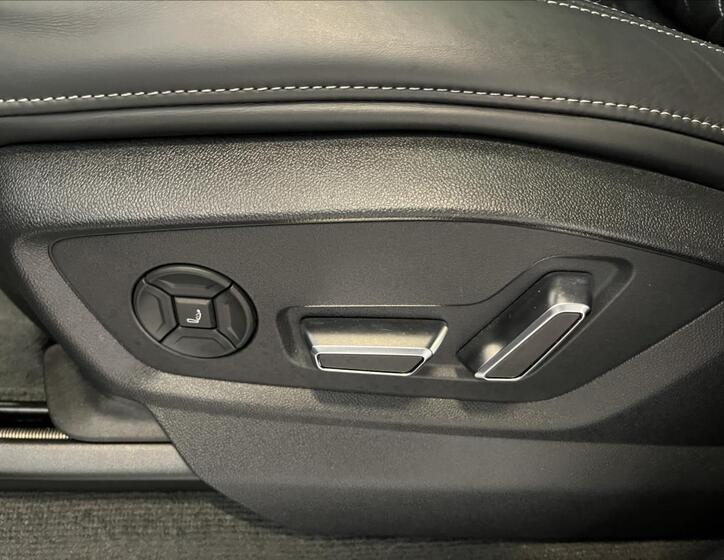Audi SQ8 19