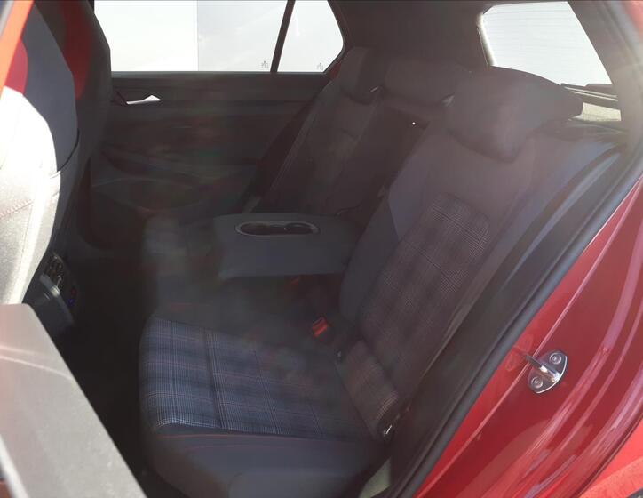 Volkswagen Golf 21