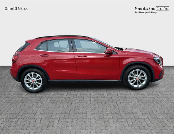Mercedes-Benz GLA 6