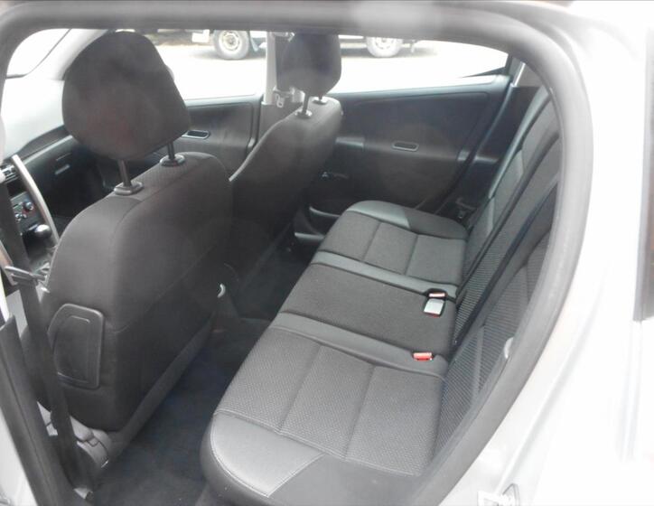 Peugeot 207 19