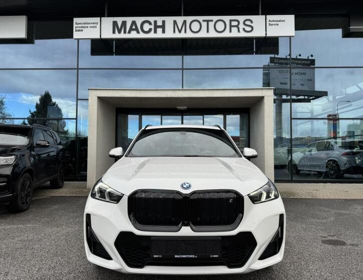 BMW iX1 4