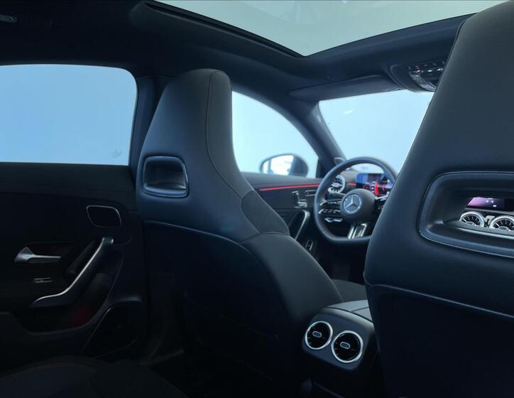 Mercedes-Benz CLA 21