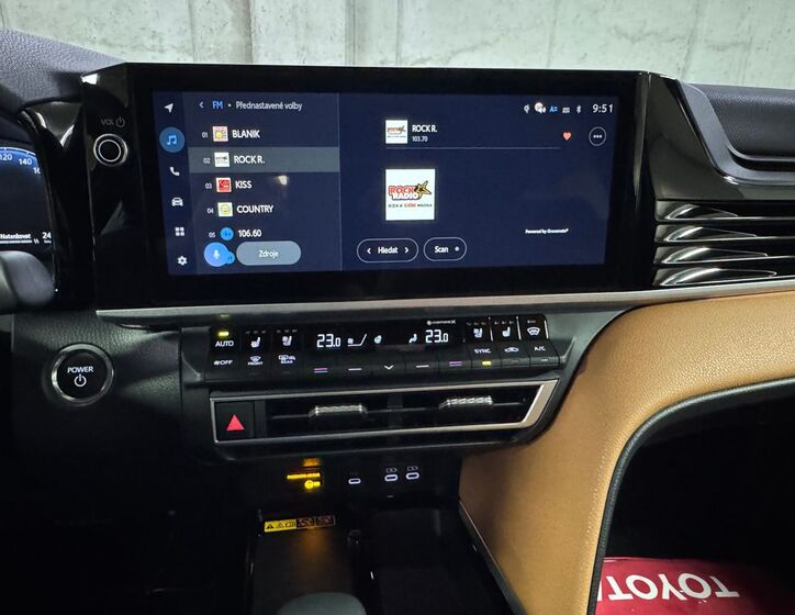 Toyota Camry 17