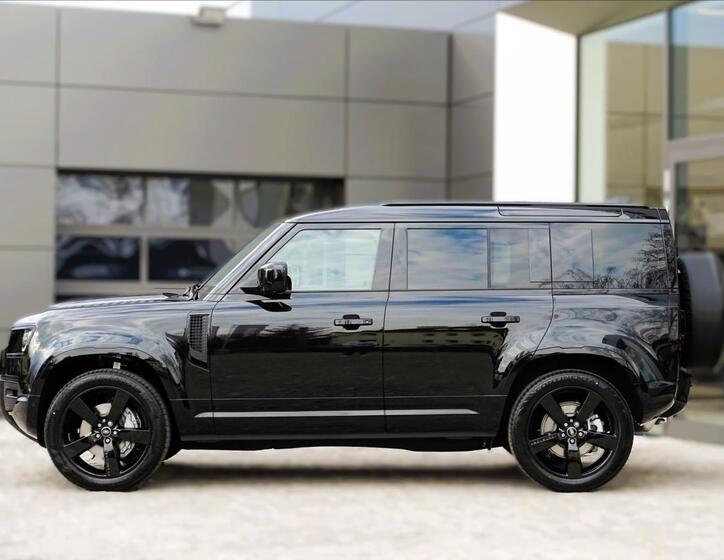 Land Rover Defender 2
