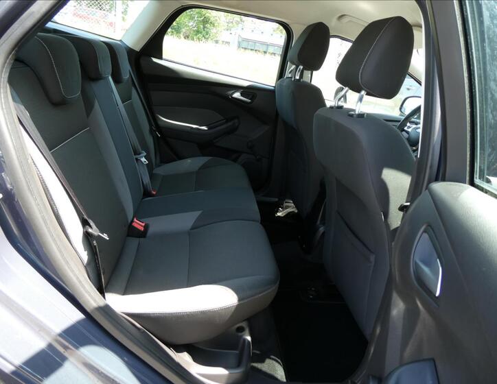 Ford Focus 25