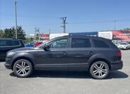 Audi Q7 8