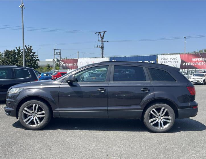 Audi Q7 8