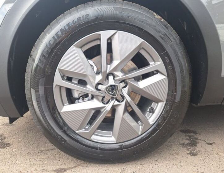 Peugeot 408 18