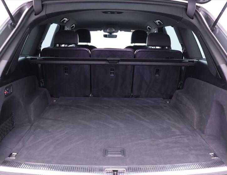 Audi Q7 10