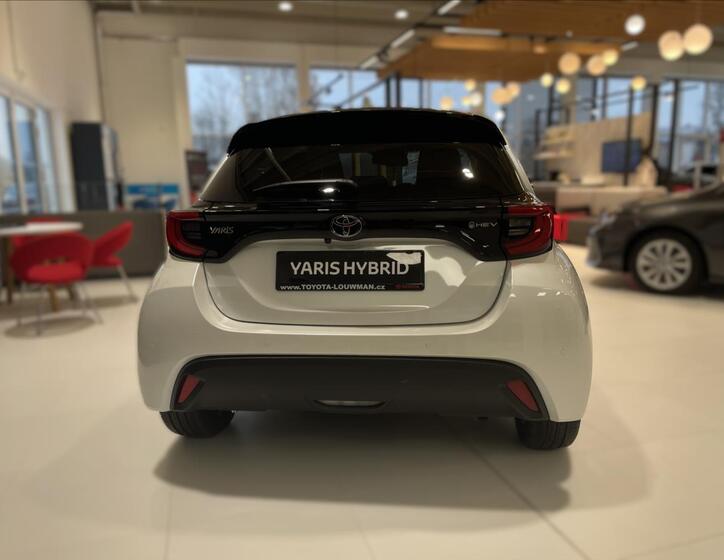 Toyota Yaris 5