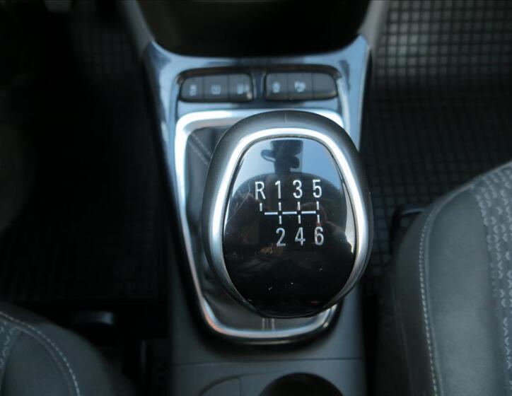 Opel Crossland X 12