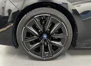 BMW i7 5