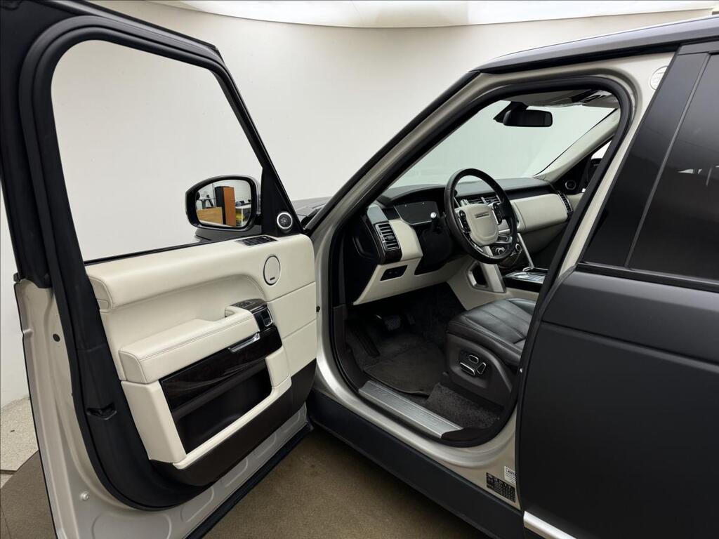 Land Rover Range Rover 34