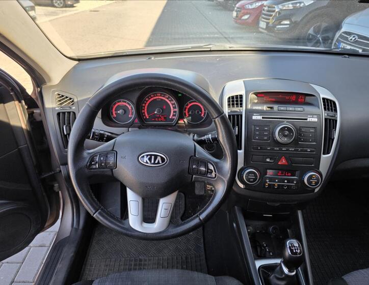KIA Ceed 10