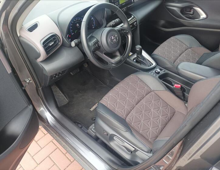 Toyota Yaris Cross 10