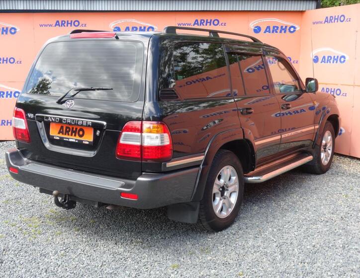 Toyota Land Cruiser 7
