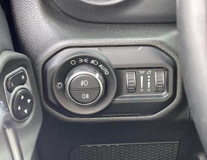 Jeep Wrangler 70