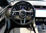 Jaguar F-Pace 17