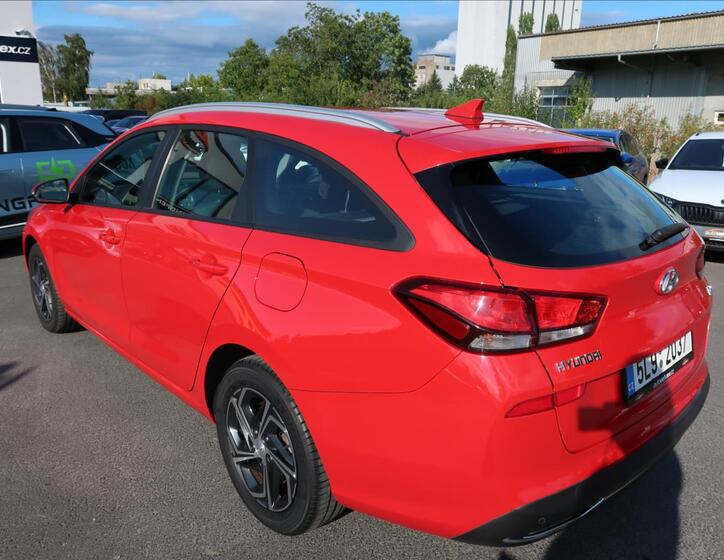 Hyundai i30 4
