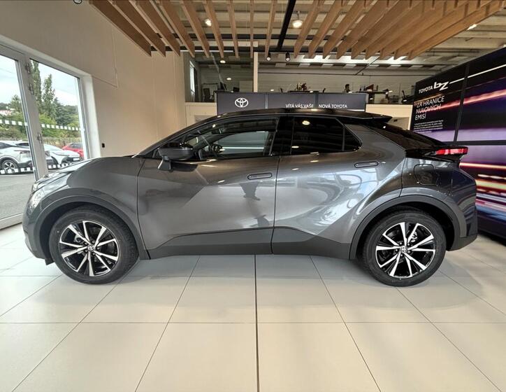 Toyota C-HR 4