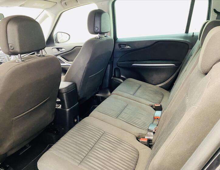 Opel Zafira 6