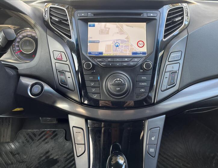 Hyundai i40 13