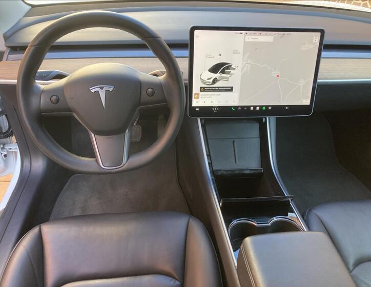 Tesla Model 3 11