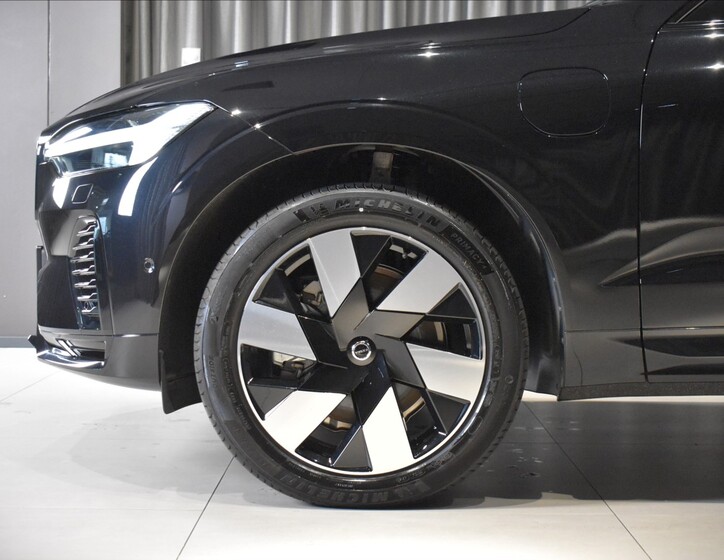 Volvo XC60 8