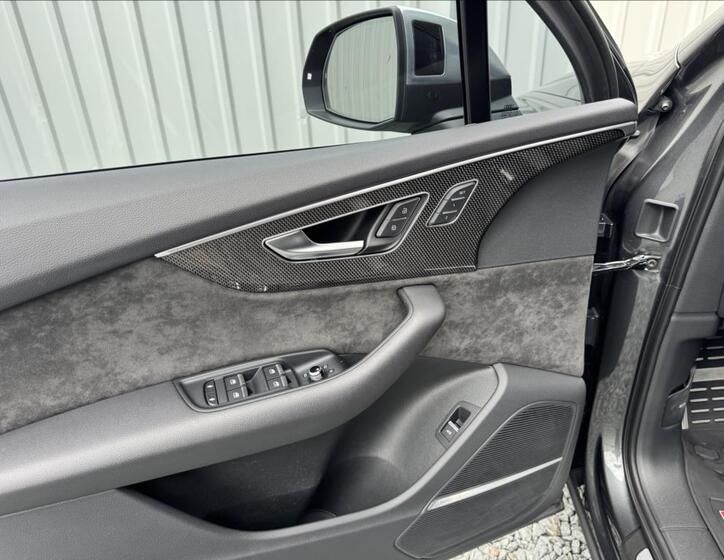 Audi SQ7 25
