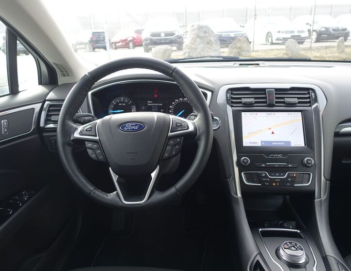 Ford Mondeo 8