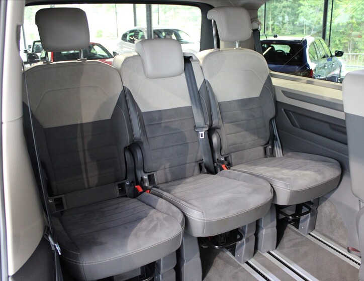 Volkswagen Multivan 26