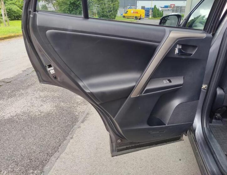 Toyota RAV4 13