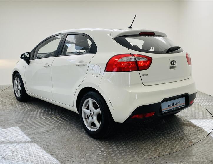 KIA Rio 22
