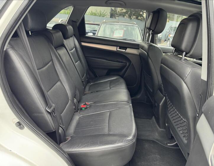 KIA Sorento 29